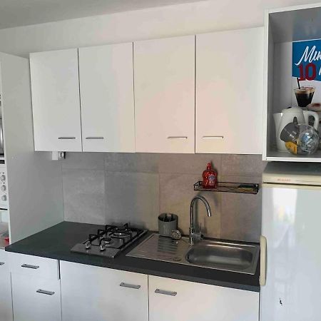 Le Depot Appartement Du Port A Champvert 外观 照片