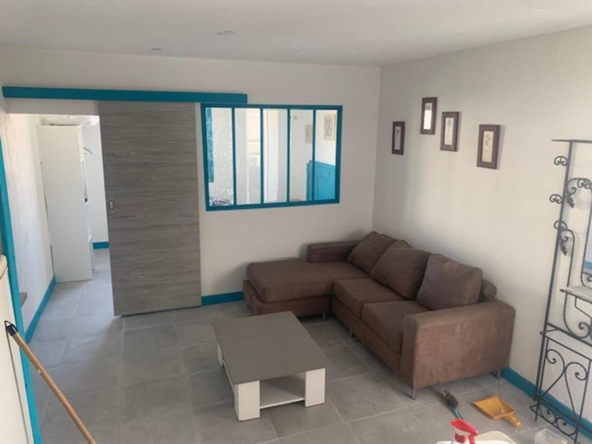 Le Depot Appartement Du Port A Champvert 外观 照片