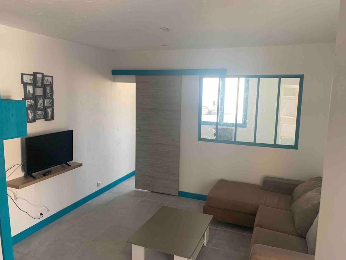Le Depot Appartement Du Port A Champvert 外观 照片