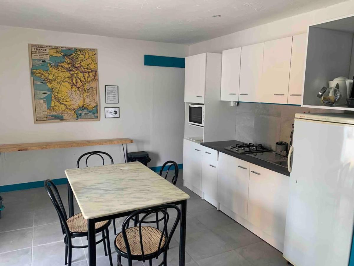 Le Depot Appartement Du Port A Champvert 外观 照片